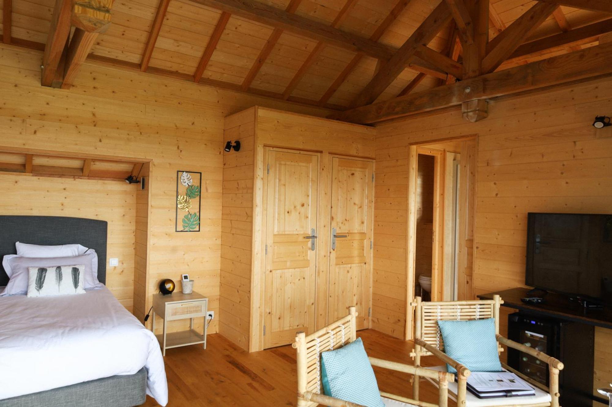 Le Domaine De La Tour Des Vents Bed & Breakfast Bergerac Ngoại thất bức ảnh