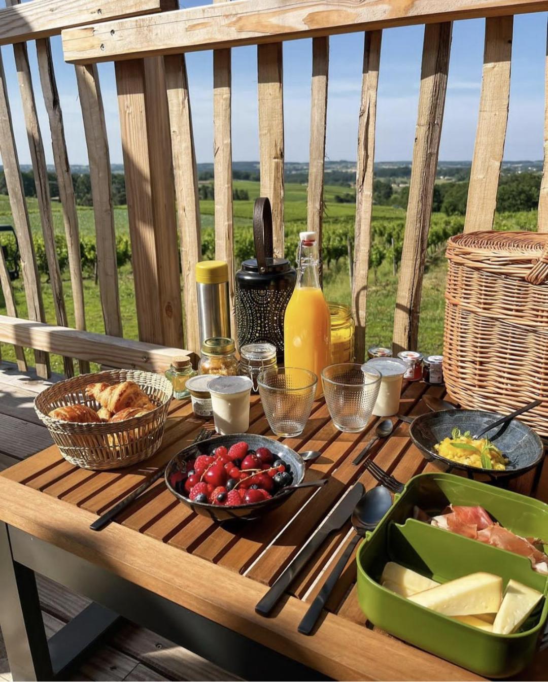 Le Domaine De La Tour Des Vents Bed & Breakfast Bergerac Ngoại thất bức ảnh